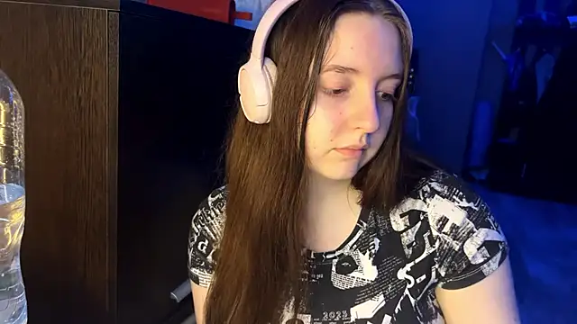 LauretteRagar online show from September 2025 06:06:01 PM