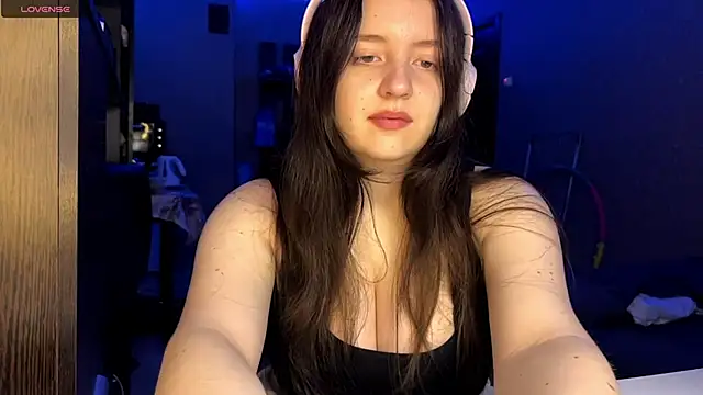 LauretteRagar online show from September 2025 05:40:02 PM