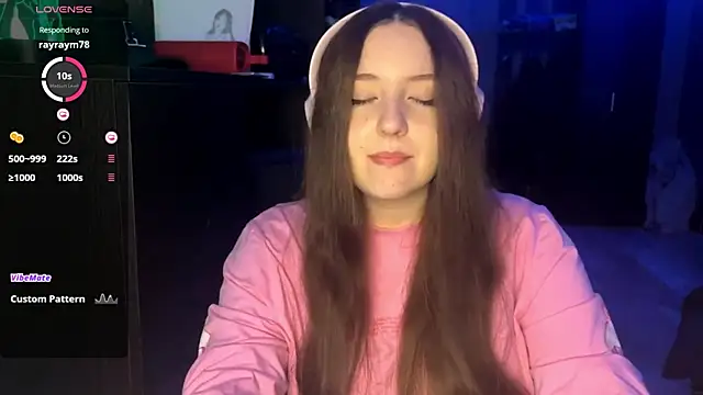 LauretteRagar online show from September 2025 05:26:02 PM