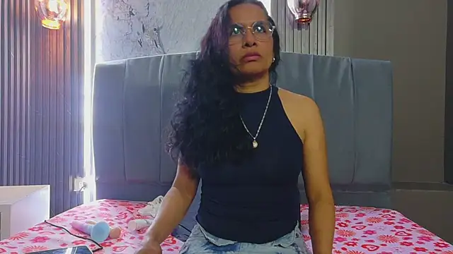 Vanessa 7  online show from May 2026 01:05:01 AM