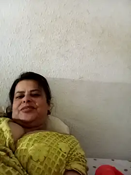 Snapshot of iva2535 chatting on November 2025 11:48:02 PM iva2535 online show from November 2025 11:48:02 PM