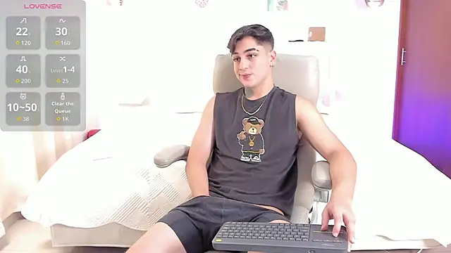 Thiago winteer online show from October 2025 05:52:02 AM