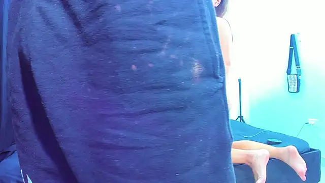 dereck and julie online show from December 2025 01:17:01 AM