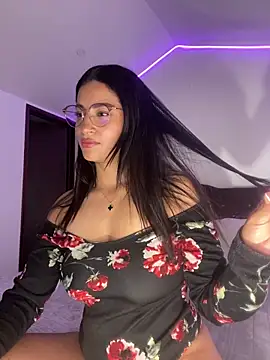 Snapshot of MiaAlarie chatting on March 2026 05:59:02 AM MiaAlarie online show from March 2026 05:59:02 AM