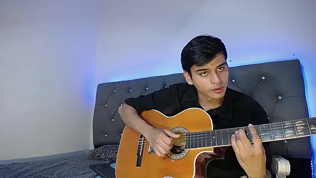 Charlie Cock  online show from September 2025 05:00:02 AM