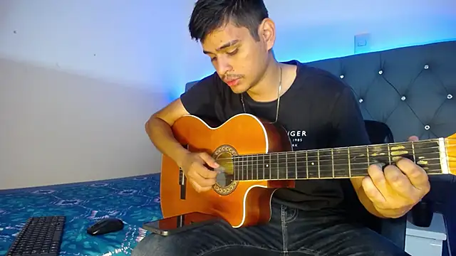 Charlie Cock  online show from November 2025 04:05:02 AM