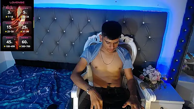 Charlie Cock  online show from October 2025 03:18:02 AM