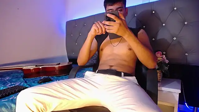 Charlie Cock  online show from November 2025 04:27:02 AM