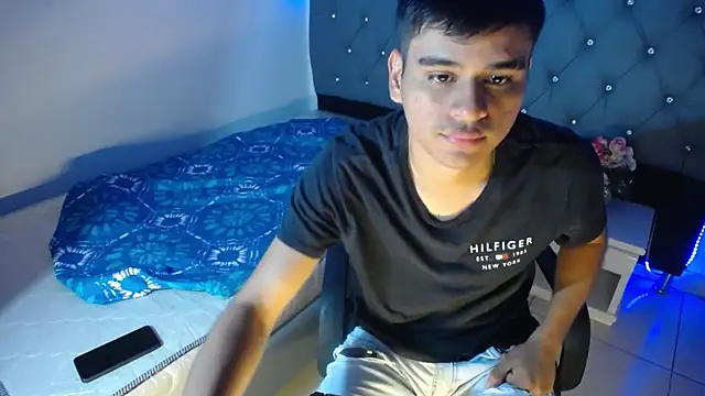 Charlie Cock  online show from November 2025 04:28:02 AM