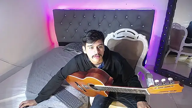 Charlie Cock  online show from September 2025 04:01:02 AM