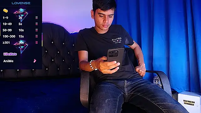 Charlie Cock  online show from November 2025 04:13:01 AM