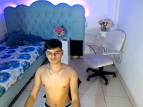 Snapshot of Charlie_Cock_ chatting on December 2025 04:06:02 AM Charlie Cock online show from December 2025 04:06:02 AM