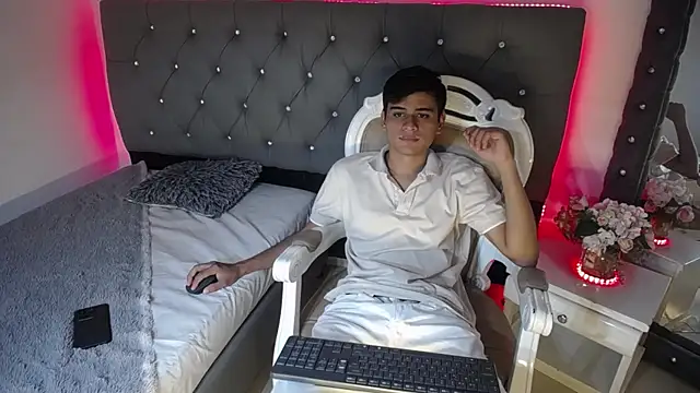 Charlie Cock  online show from September 2025 04:03:01 AM