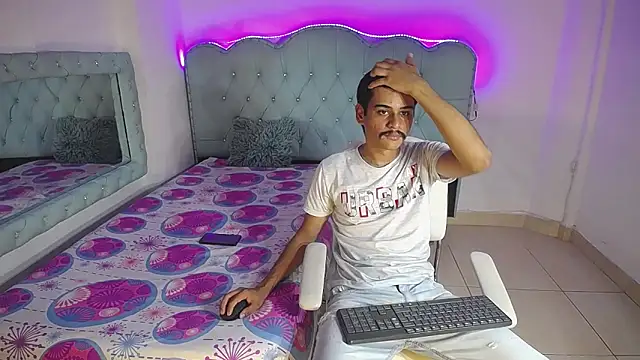 Charlie Cock  online show from September 2025 04:34:02 AM