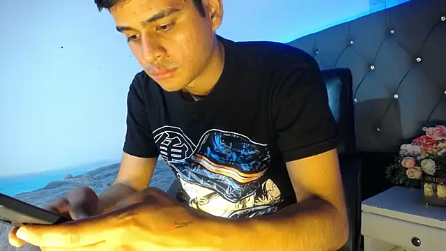 Charlie Cock  online show from November 2025 04:00:02 AM