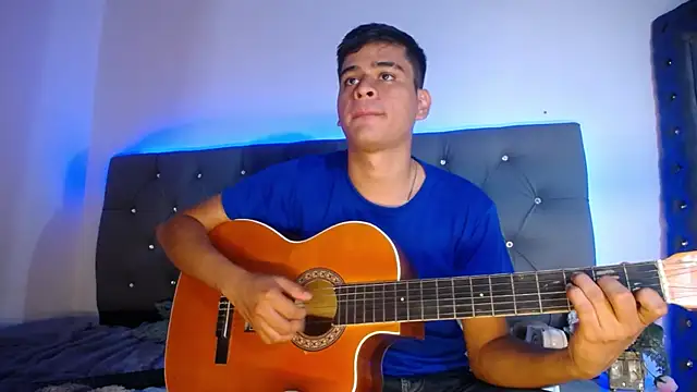 Charlie Cock  online show from November 2025 05:22:01 AM