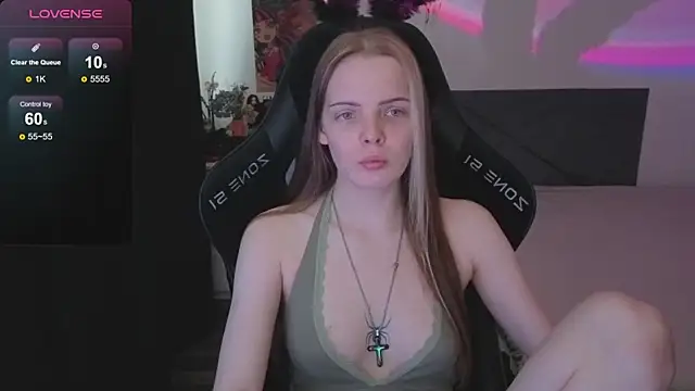 Luna Navy online show from November 2025 08:25:02 AM