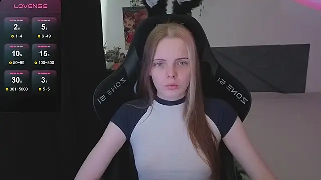 Luna Navy online show from November 2025 09:12:02 AM