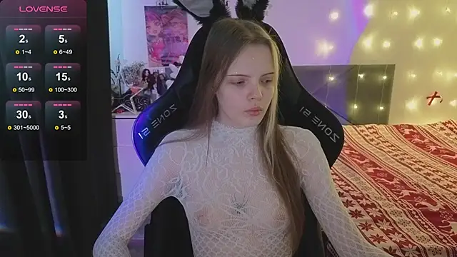 Luna Navy online show from December 2025 08:16:02 AM