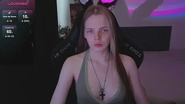 Luna Navy online show from December 2025 08:14:01 AM