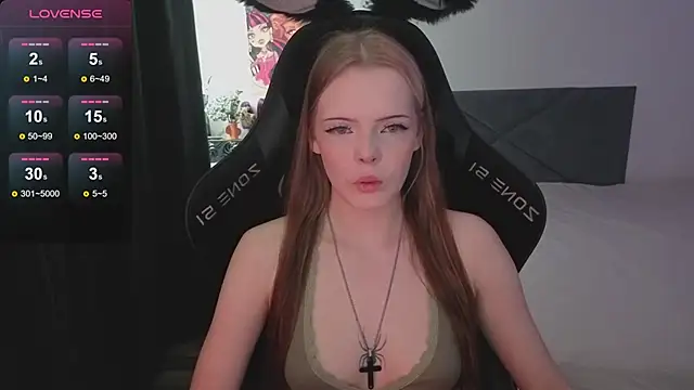 Luna Navy online show from November 2025 09:58:01 AM