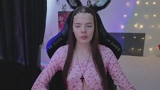 Luna Navy online show from February 2026 07:08:01 AM