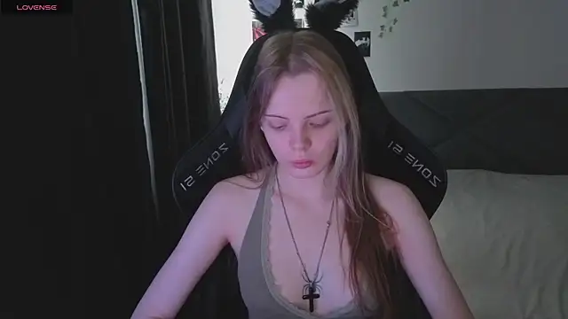 Luna Navy online show from November 2025 08:24:01 AM