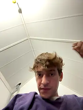 hottest23 online show from December 2025 01:57:01 PM