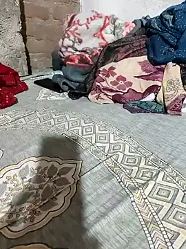 POOJACOUPLE online show from November 2025 08:18:01 AM