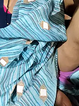 Snapshot of POOJACOUPLE chatting on January 2026 09:24:02 AM POOJACOUPLE online show from January 2026 09:24:02 AM