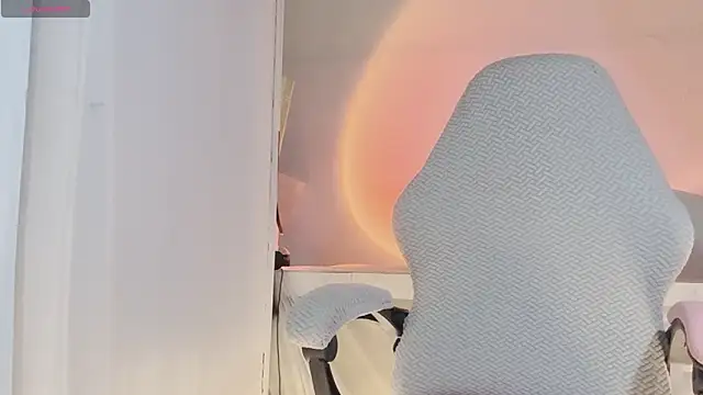 Vessi-babe online show from November 2025 09:02:02 AM