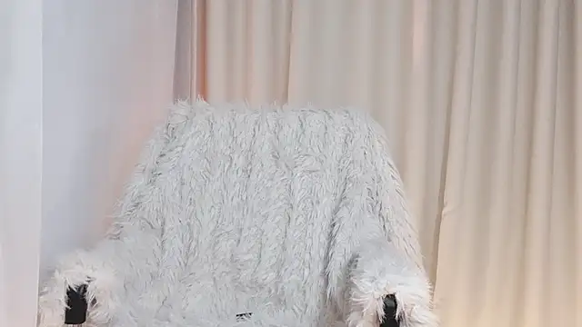 Vessi-babe online show from December 2025 01:17:02 PM