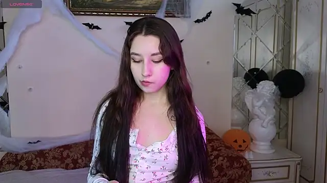 Snapshot of Eva_Maller chatting on November 2025 04:41:01 AM Eva Maller online show from November 2025 04:41:01 AM