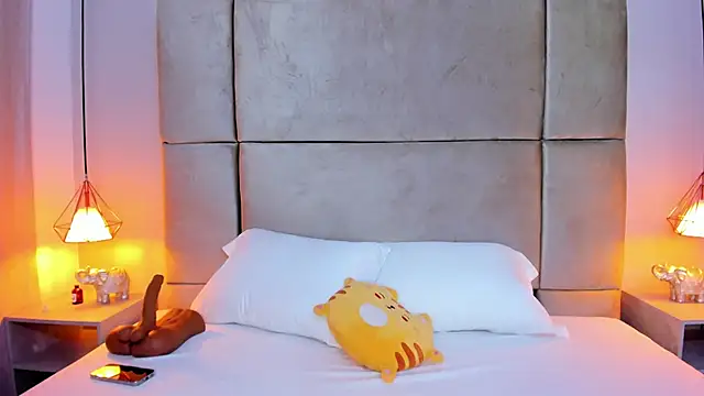 isabel sofiaa online show from March 2026 04:06:01 AM