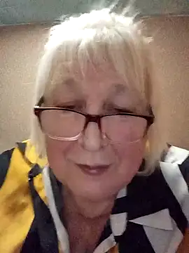 Alexia64231 online show from October 2025 03:19:02 PM