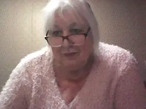 Snapshot of Alexia64231 chatting on December 2025 06:35:01 PM Alexia64231 online show from December 2025 06:35:01 PM