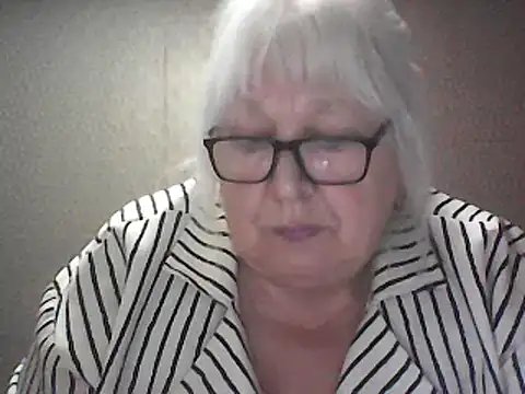 Alexia64231 online show from April 2026 03:49:01 PM