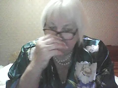 Snapshot of Alexia64231 chatting on September 2025 03:51:01 PM Alexia64231 online show from September 2025 03:51:01 PM