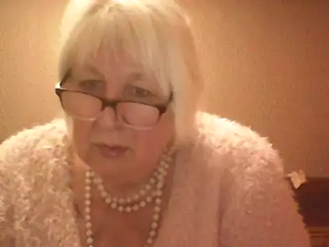 Alexia64231 online show from October 2025 04:28:01 PM