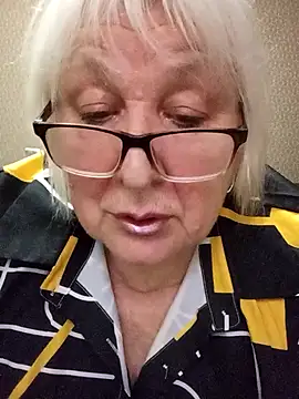 Alexia64231 online show from November 2025 02:49:01 PM