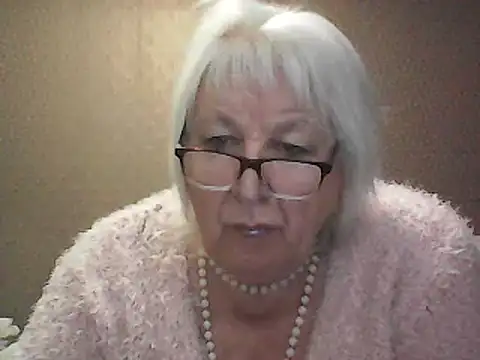 Snapshot of Alexia64231 chatting on September 2025 04:02:01 AM Alexia64231 online show from September 2025 04:02:01 AM