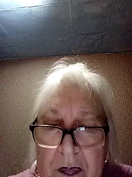 Alexia64231 online show from November 2025 08:24:02 PM