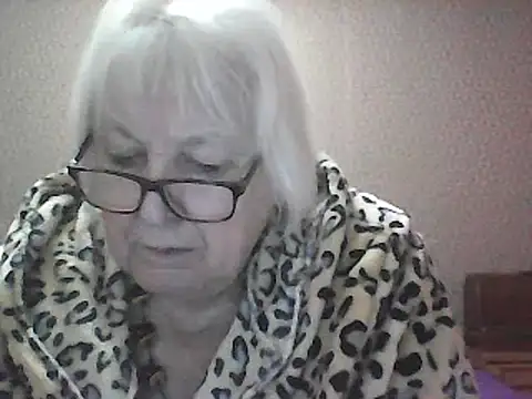 Snapshot of Alexia64231 chatting on October 2025 03:52:01 AM Alexia64231 online show from October 2025 03:52:01 AM