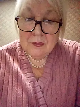 Alexia64231 online show from November 2025 10:47:01 PM