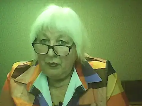 Snapshot of Alexia64231 chatting on October 2025 03:57:02 PM Alexia64231 online show from October 2025 03:57:02 PM