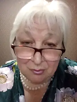 Alexia64231 online show from November 2025 07:18:02 PM