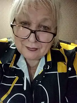 Alexia64231 online show from November 2025 03:32:01 AM