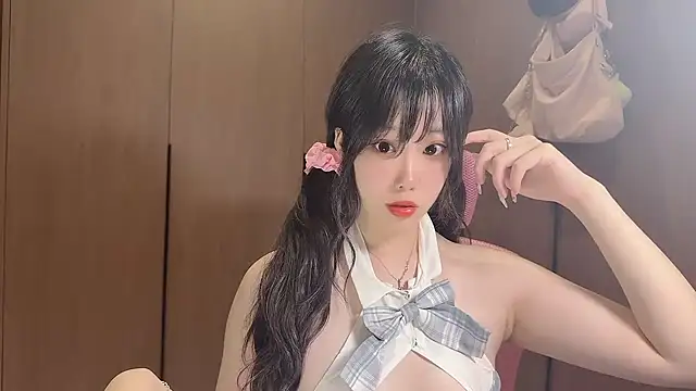 Lilium-520 online show from October 2025 10:37:02 AM