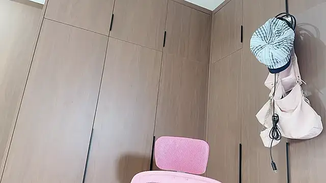 Lilium-520 online show from December 2025 11:11:01 AM