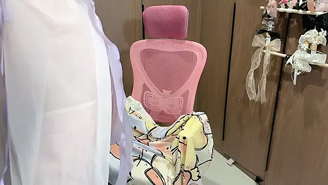 Lilium-520 online show from December 2025 12:16:01 PM